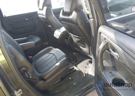 2017 Chevrolet Traverse Premier z USA, uszkodzony, nr VIN 1GNKRJKD7HJ273177